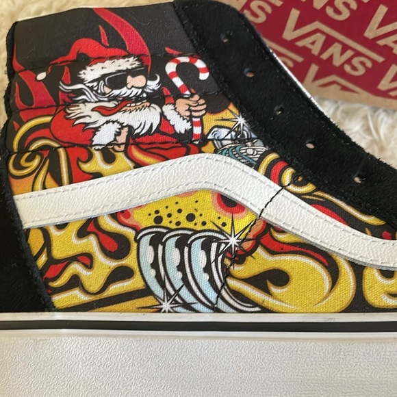 NIB Vans Sk8 Hi Santa Flame Black Suede and Canvas High Top Sneakers